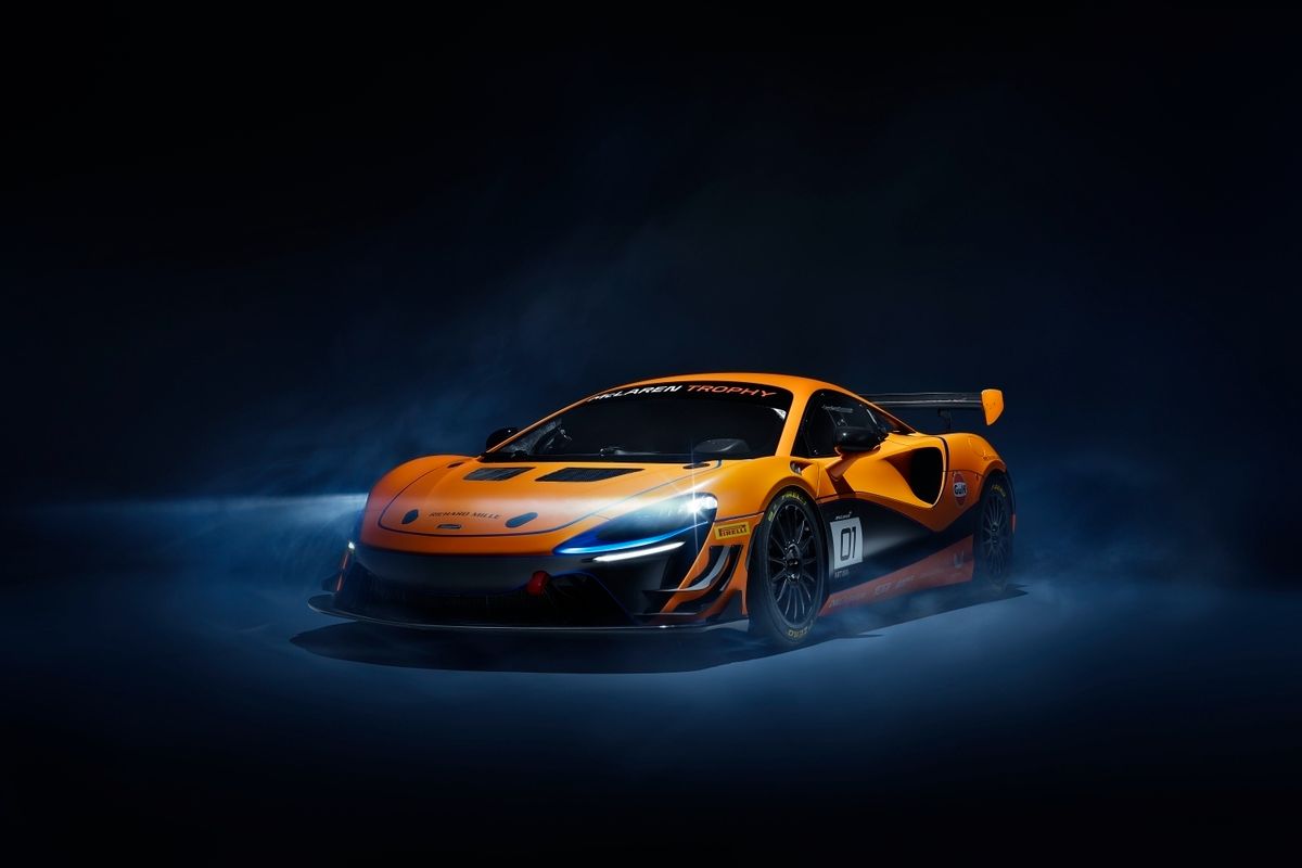 McLaren Artura Trophy II, nata per sfrecciare in pista