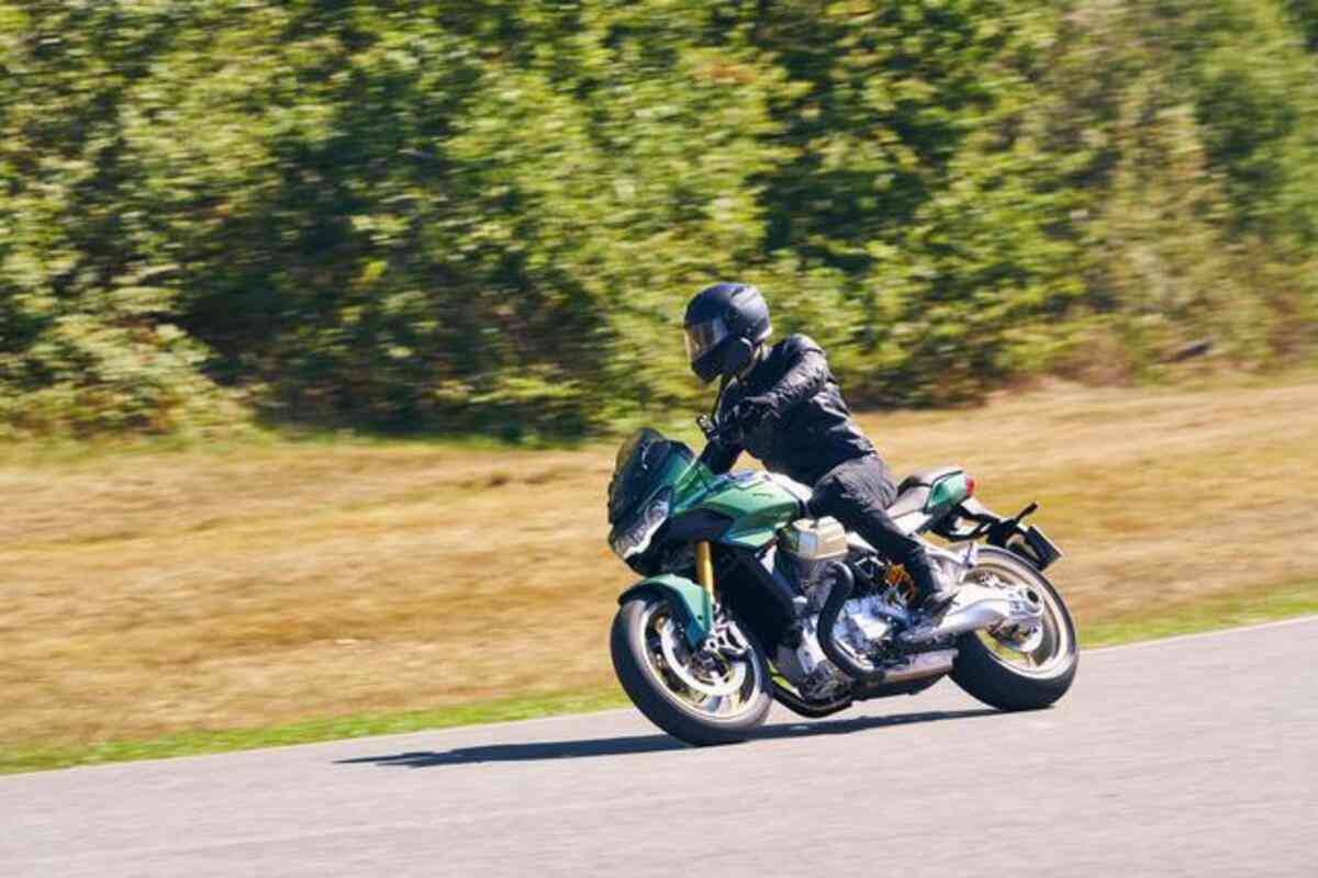 Moto Guzzi V110 Mandello