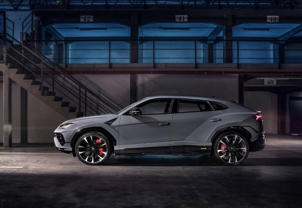 Lamborghini Urus S profilo