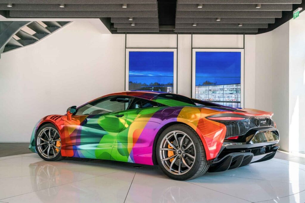 McLaren Artura Art Car (1) (Grande)