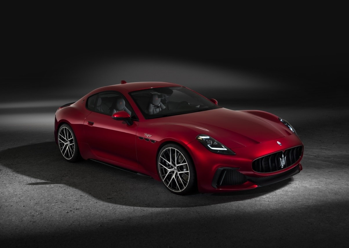 Maserati GranTurismo, elegante bolide da 550 CV, ed è anche elettrica