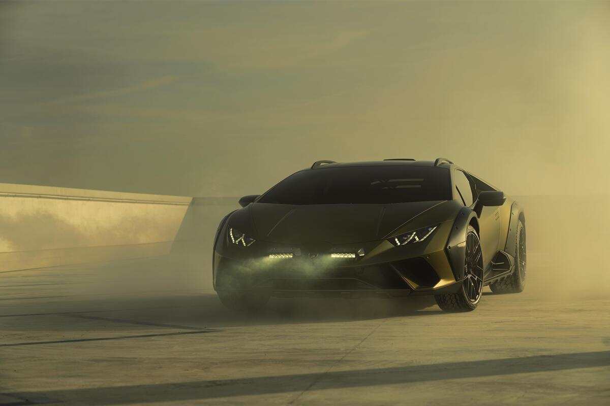 Lamborghini Huracán Sterrato, ecco la supercar nata per l’off-road