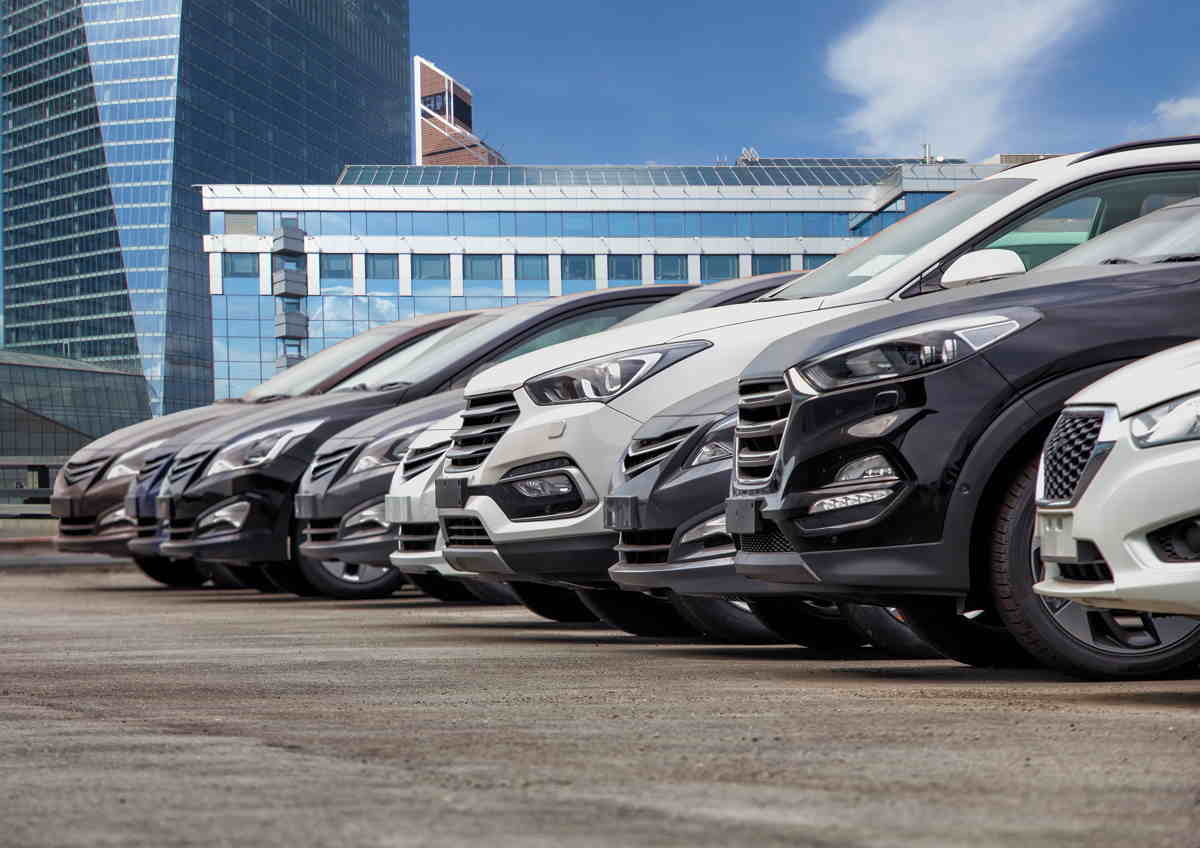 Auto, nel 2050 due su tre saranno ancora a combustione interna