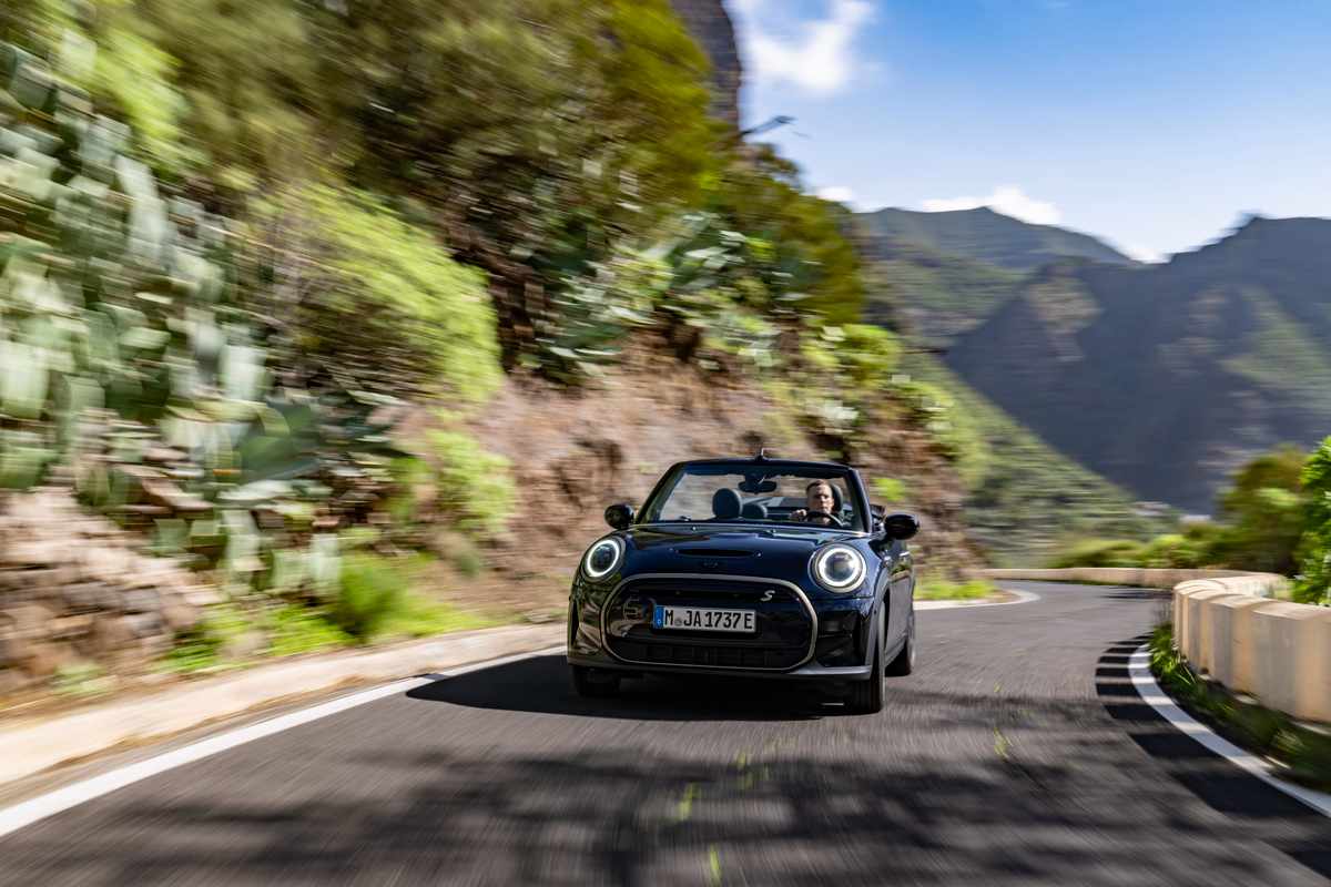 MINI Cooper SE Convertible