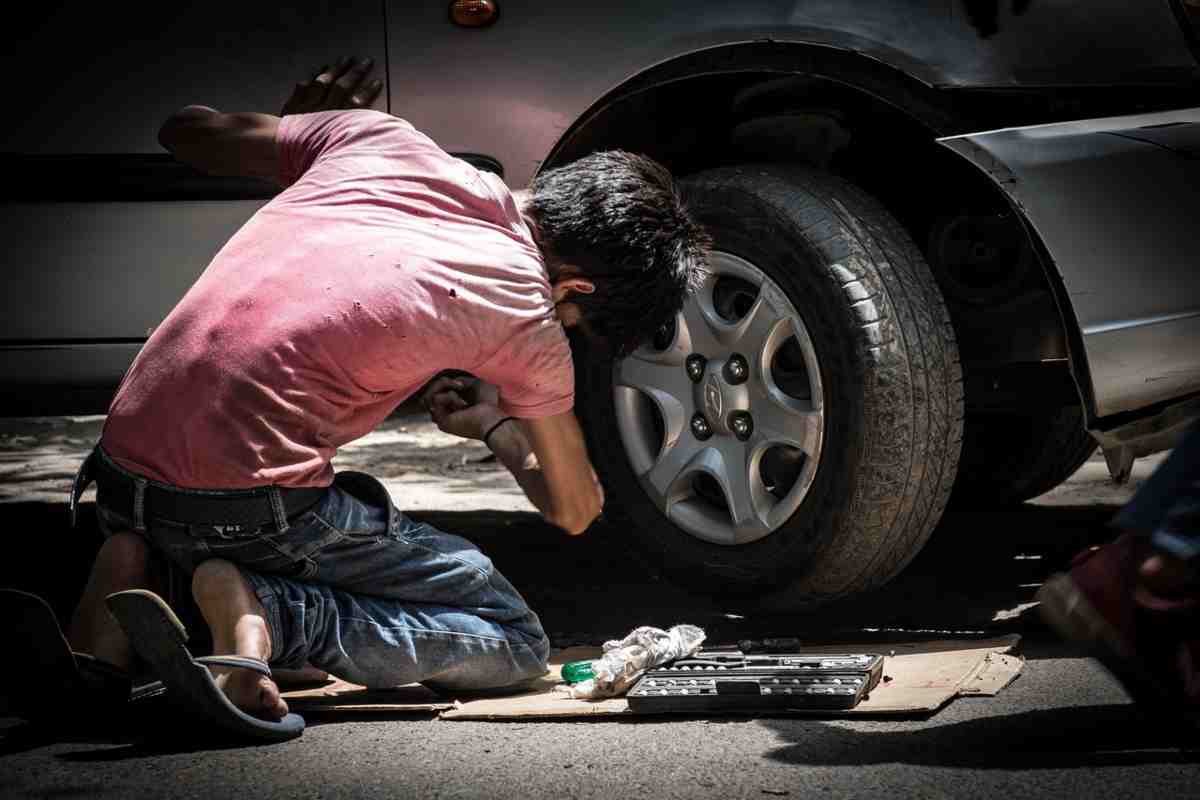 Se il tuo meccanico ti dice una di queste cinque frasi, è ora di iniziare a cercare una nuova auto