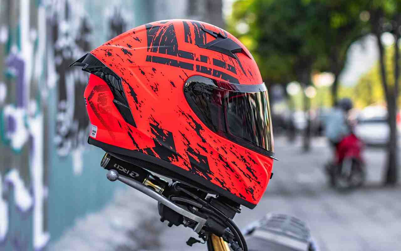 Quale casco per moto o scooter? Questi consigli vi salveranno