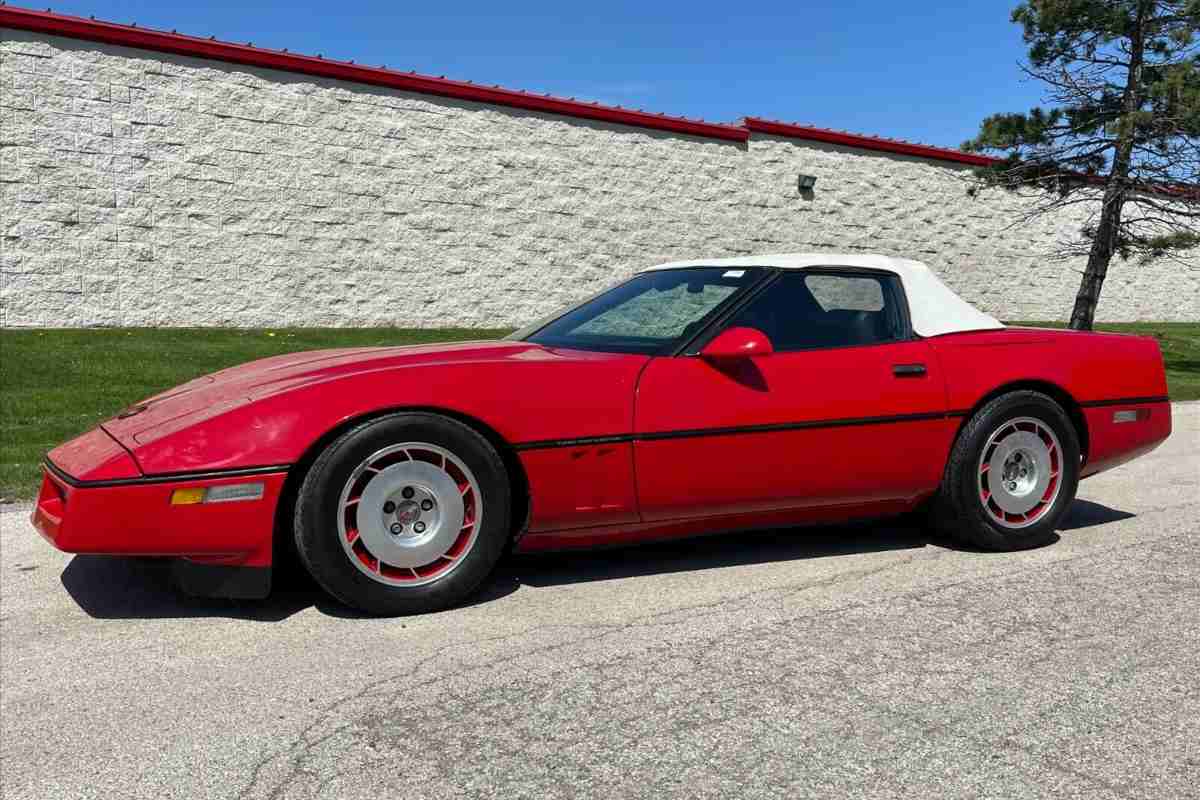 Corvette by Motorola: il brand di telefonini si da alle auto anticipando i tempi