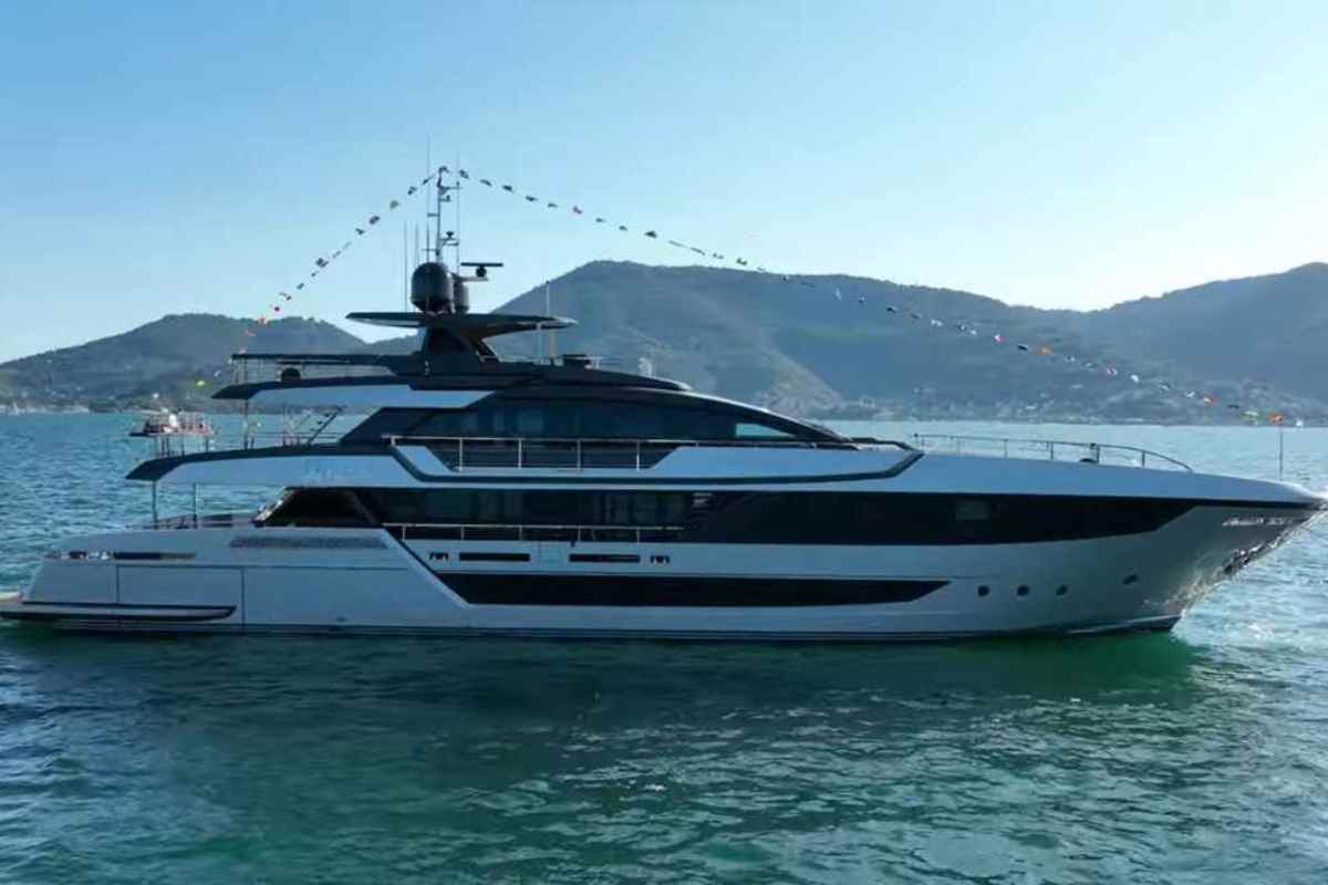 Riva 130 Bellissima super yacht costo
