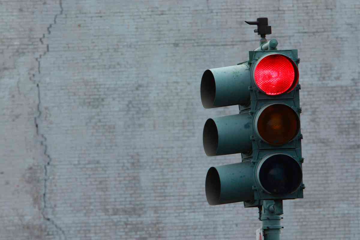 Semaforo rosso le sanzioni