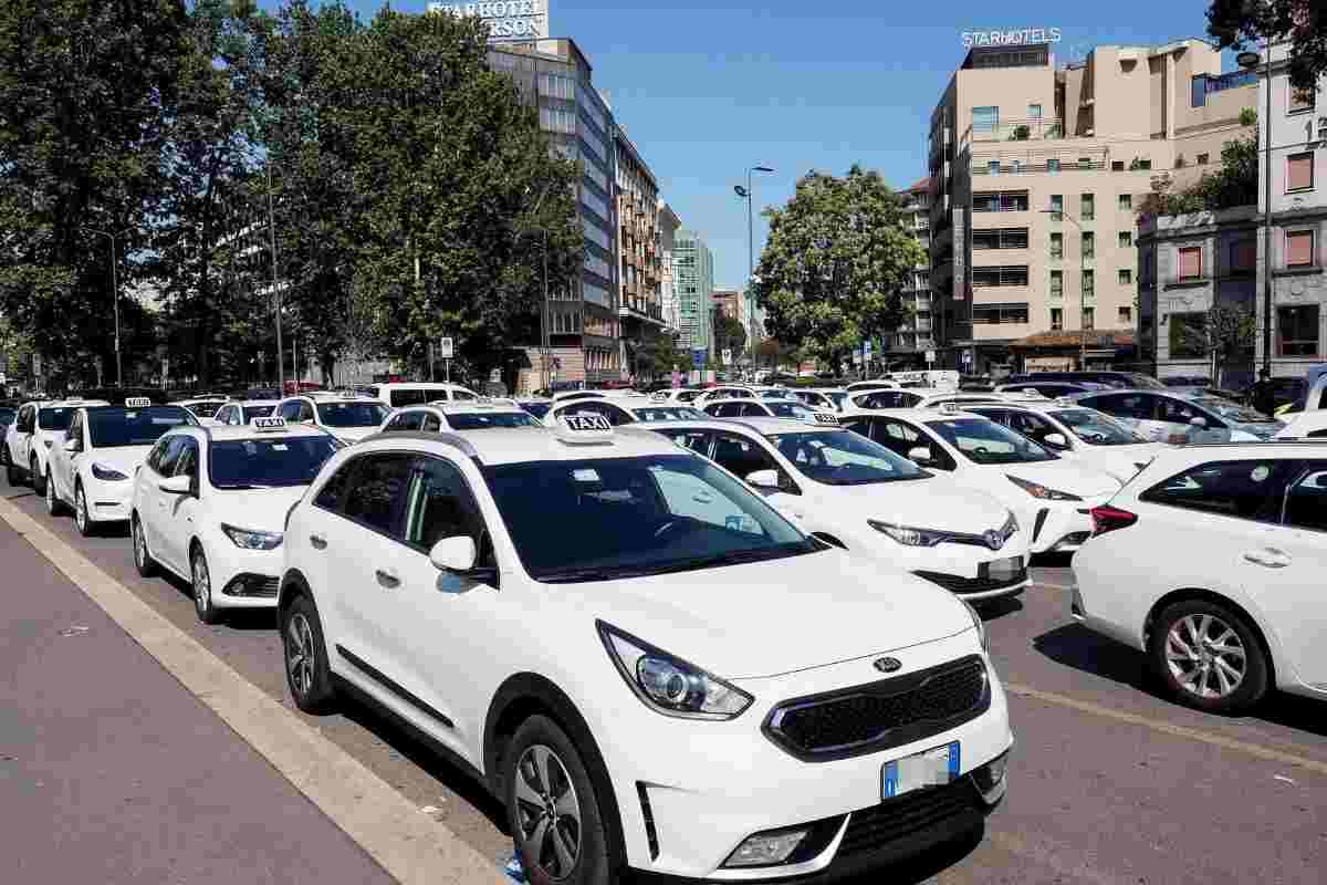 auto servizio taxi costi zona