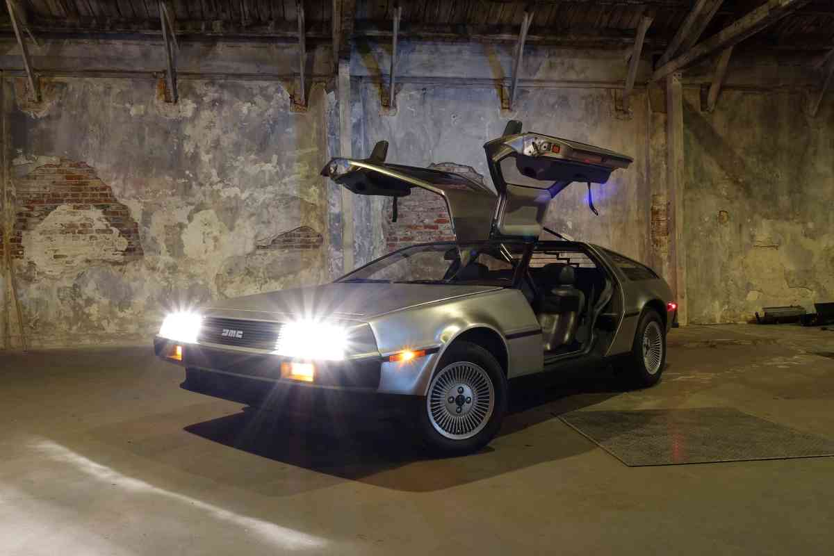 DeLorean DMC-12, lavata con benzina