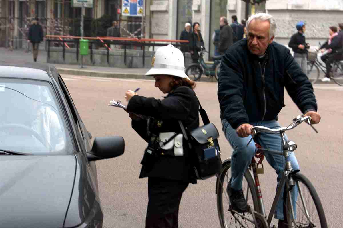 Ultimatum per gli automobilisti: dal 16 maggio scattano i controlli, la sanzione è pesantissima
