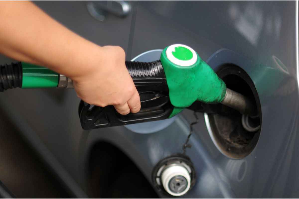 Con questi trucchi risparmierete benzina: ecco come salvare i vostri soldi