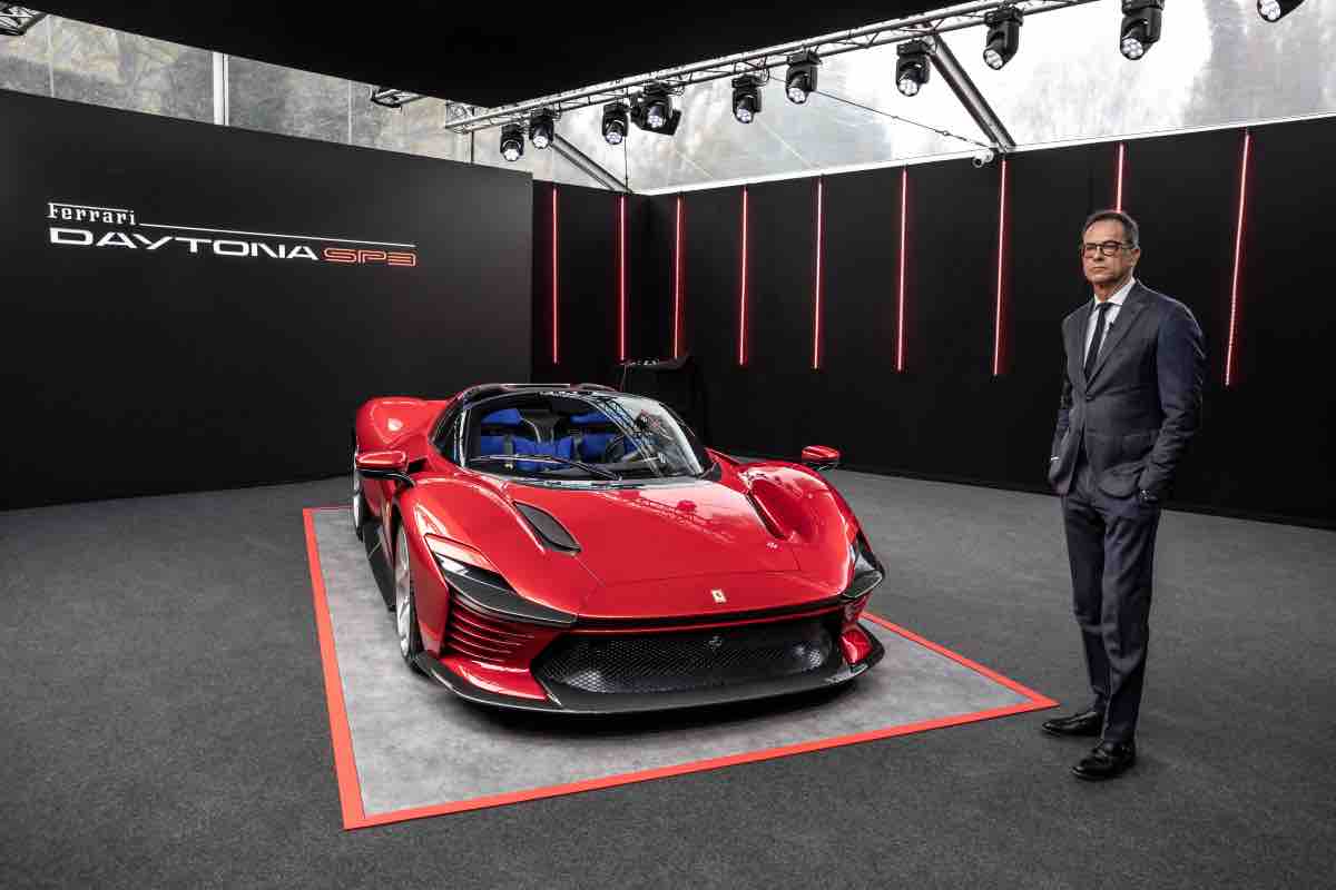 Supercar Ferrari SP3