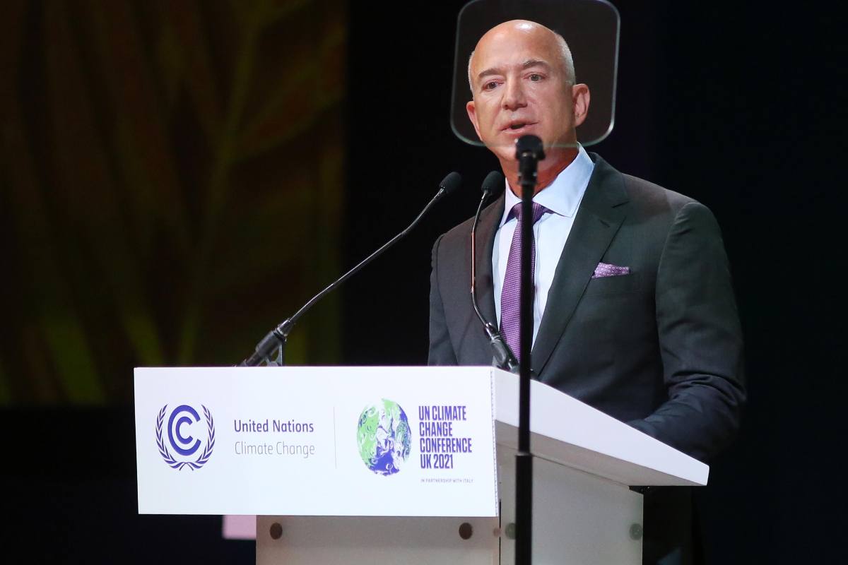 Jeff Bezos si è fatto costruire un altro super Yacht: il motivo lascia allibiti