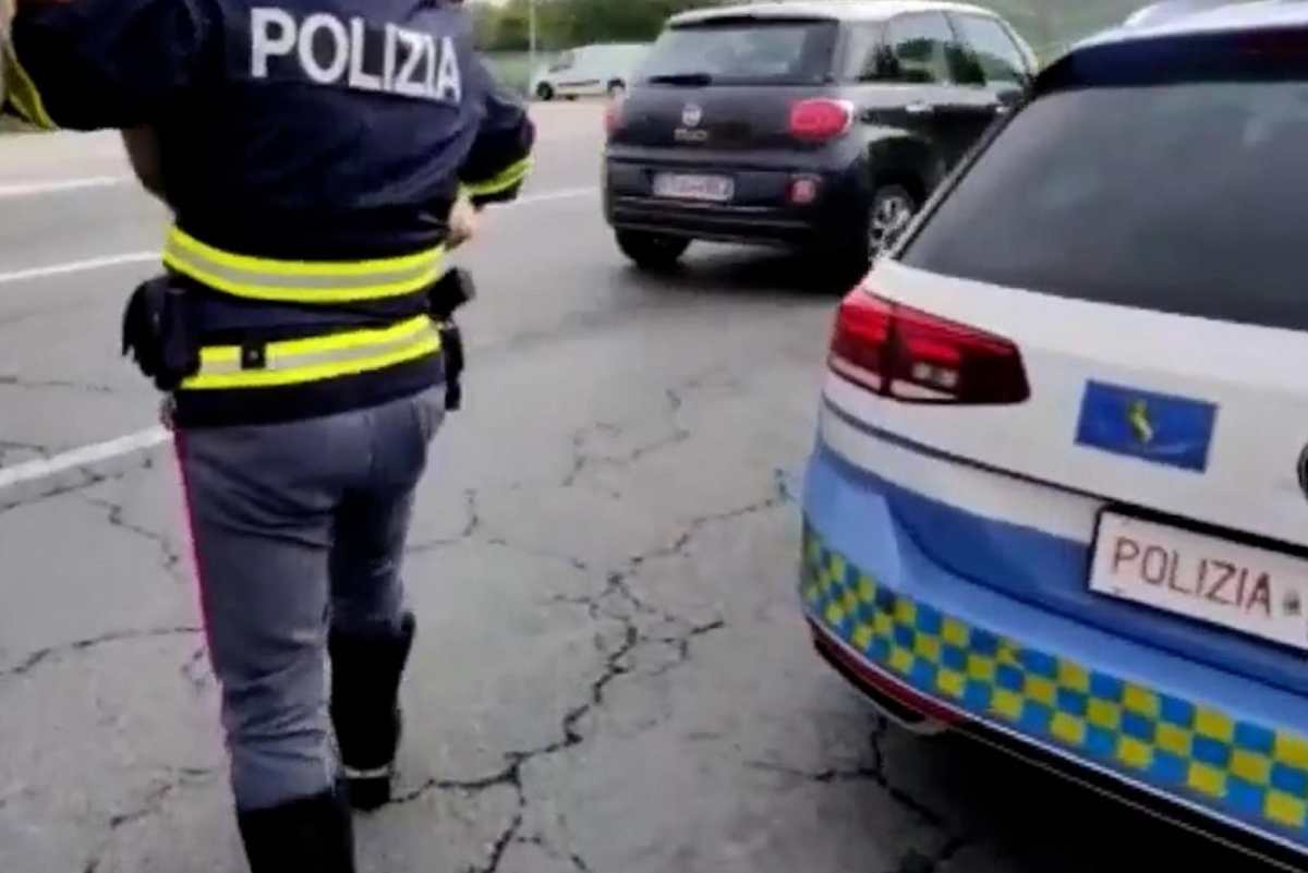 Polizia stradale in azione: 1,5 milioni sdi multe nel 2022