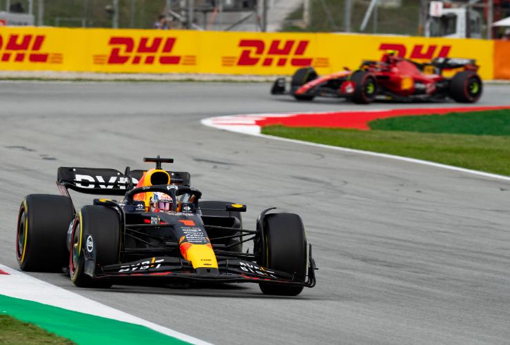 Red Bull vola, Max Verstappen gongola