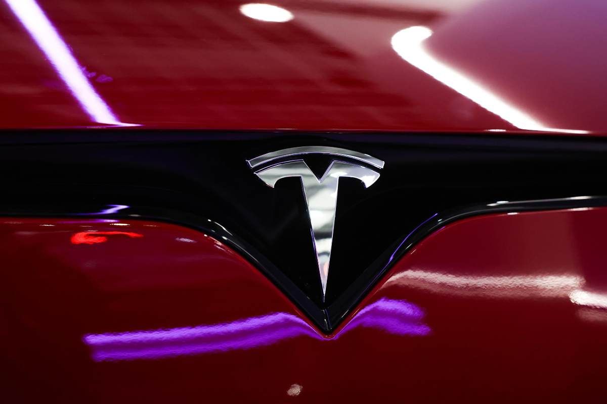 Tesla è pronta per la rivoluzione: automobilisti avvisati