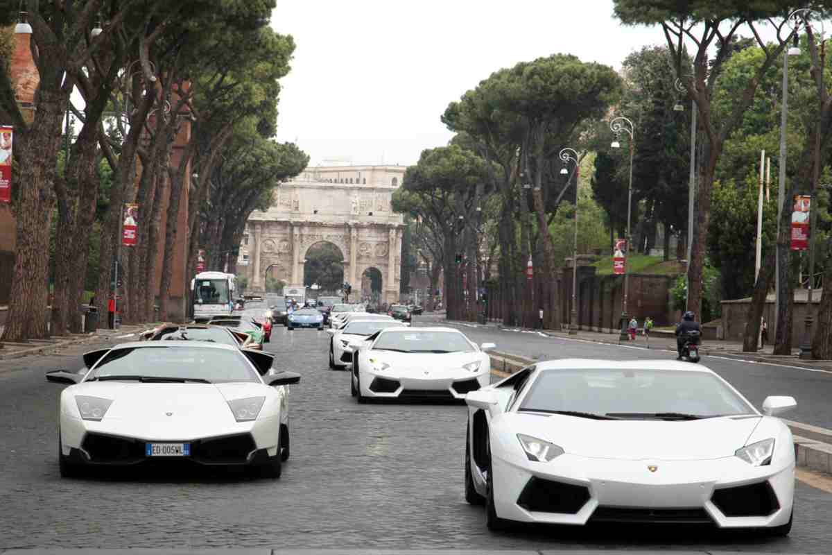 In Lamborghini col Foglio Rosa