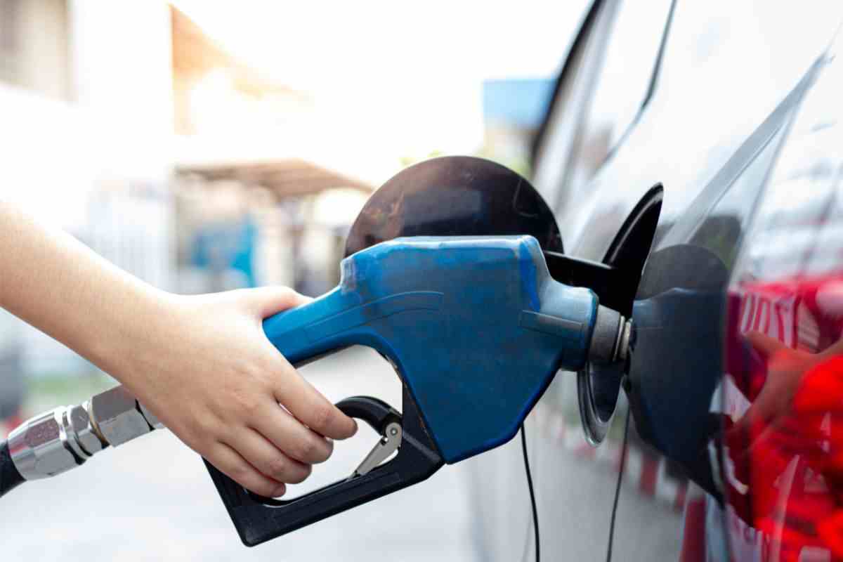 benzina diesel distributore