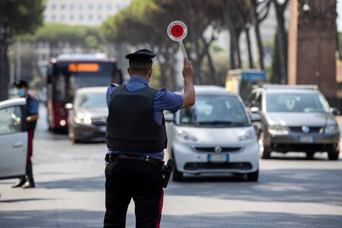 Multa per finestrino aperto durante la sosta