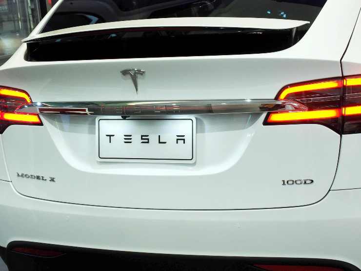 Tesla pronta la novità