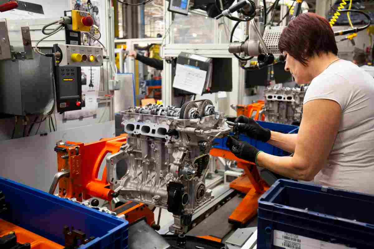 Motore auto da 2000 cavalli