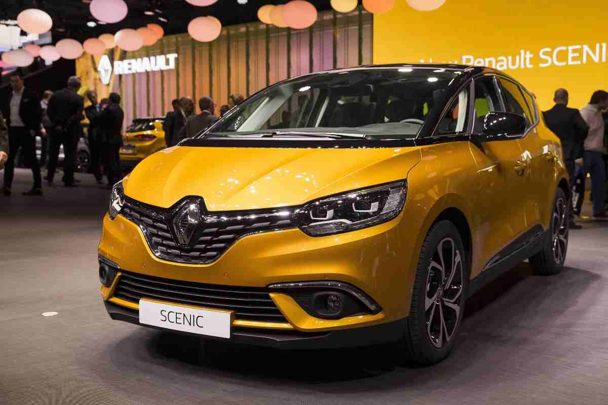 Renault Scenic si rifà il trucco?
