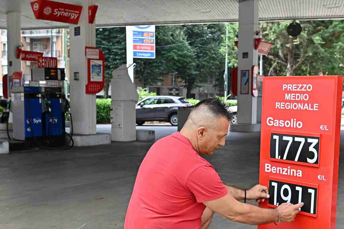 Benzina, i cartelli ai distributori non funzionano: cosa succede