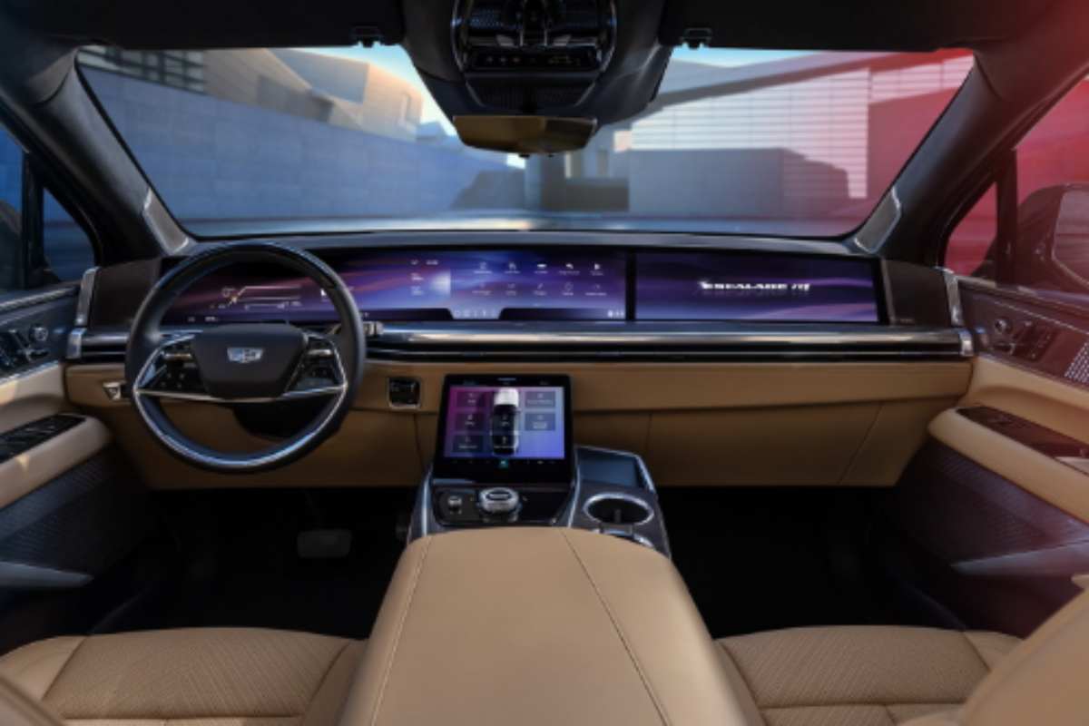 Super lusso, la Cadillac Escalade IQ sembra uno yacht: soluzioni avveniristiche