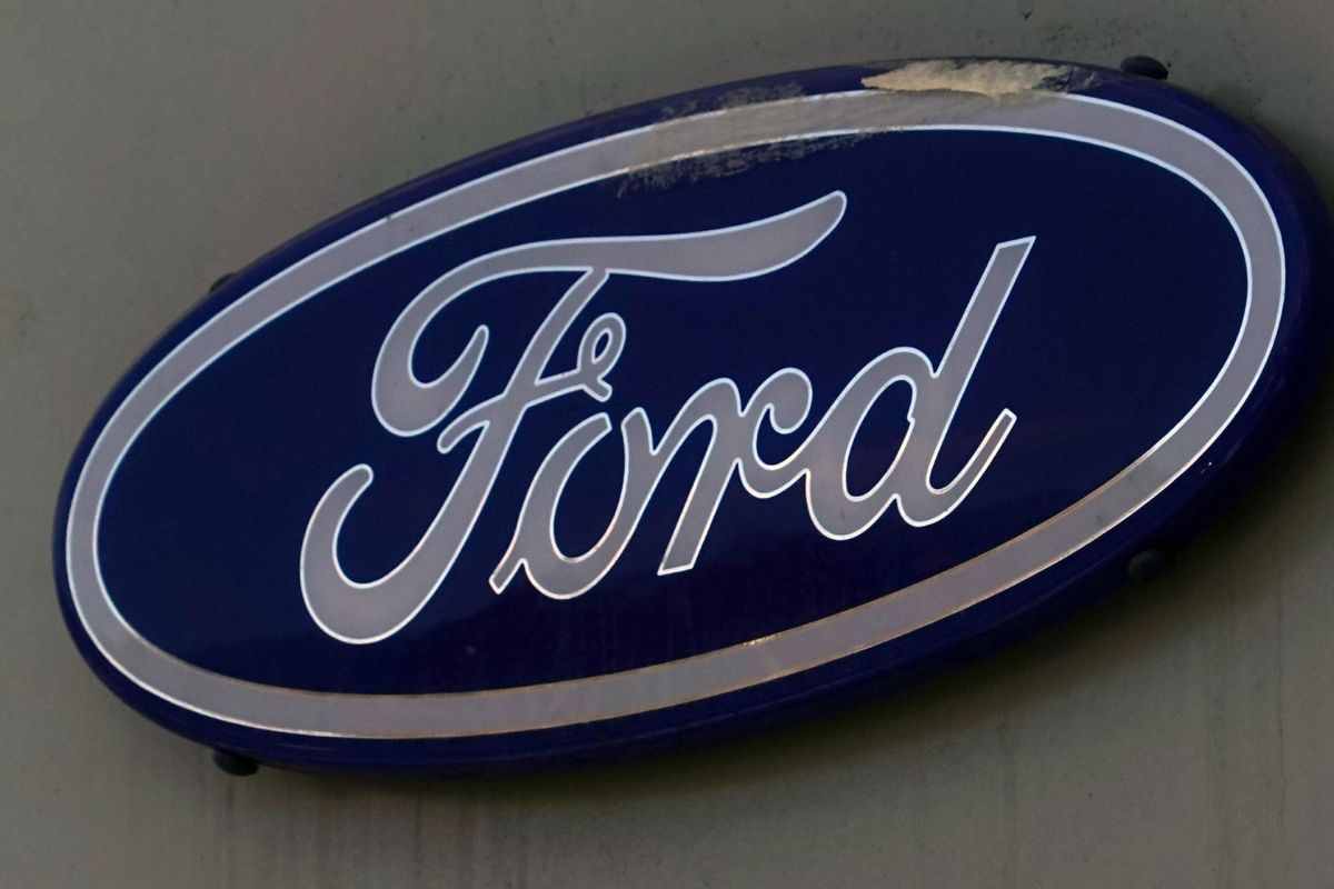 Ford, problemi tecnici auto elettrica