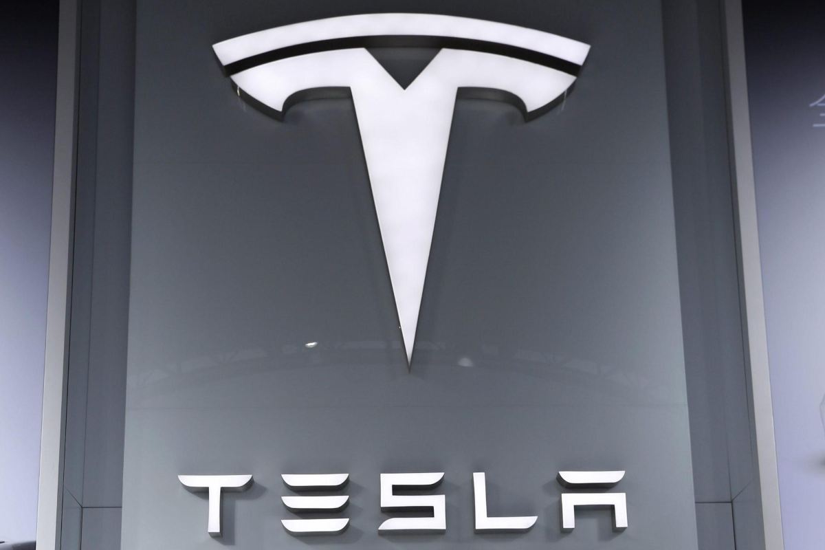 Tesla, perché le auto si chiamano così?