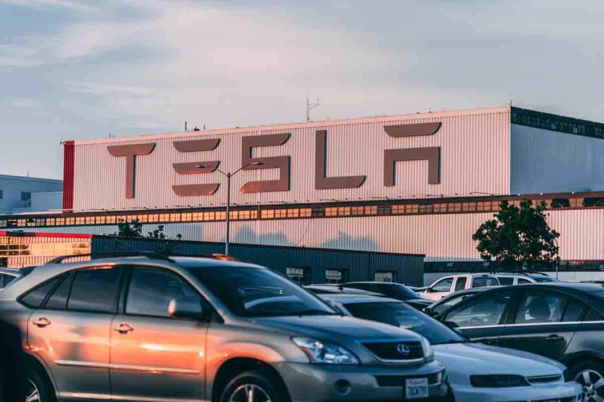 Causa contro Tesla 