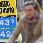 Rincari della benzina, gli italiani vanno ko: numeri impressionanti