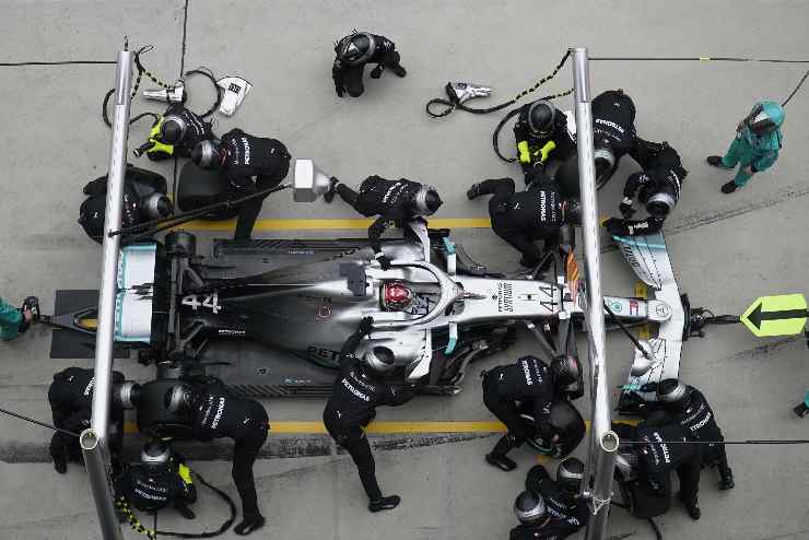 Mercedes pit-stop che record