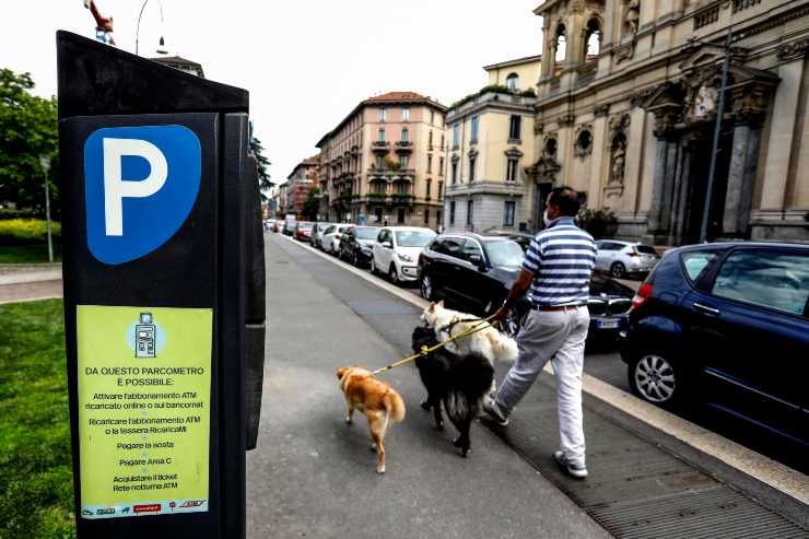 Parcheggio, multa sulle strisce blu