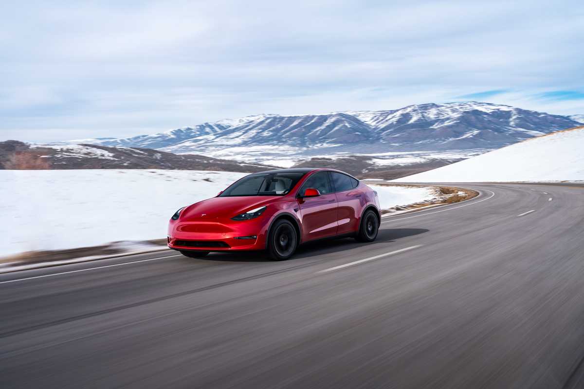 Tesla Model Y, con gli incentivi costa come una berlina
