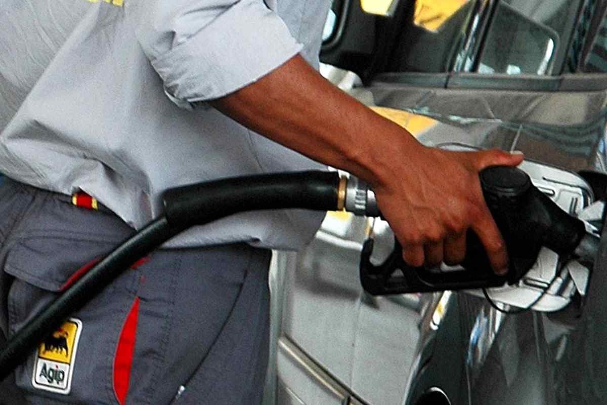 Gasoline prices, another hit coming: motorists tremble