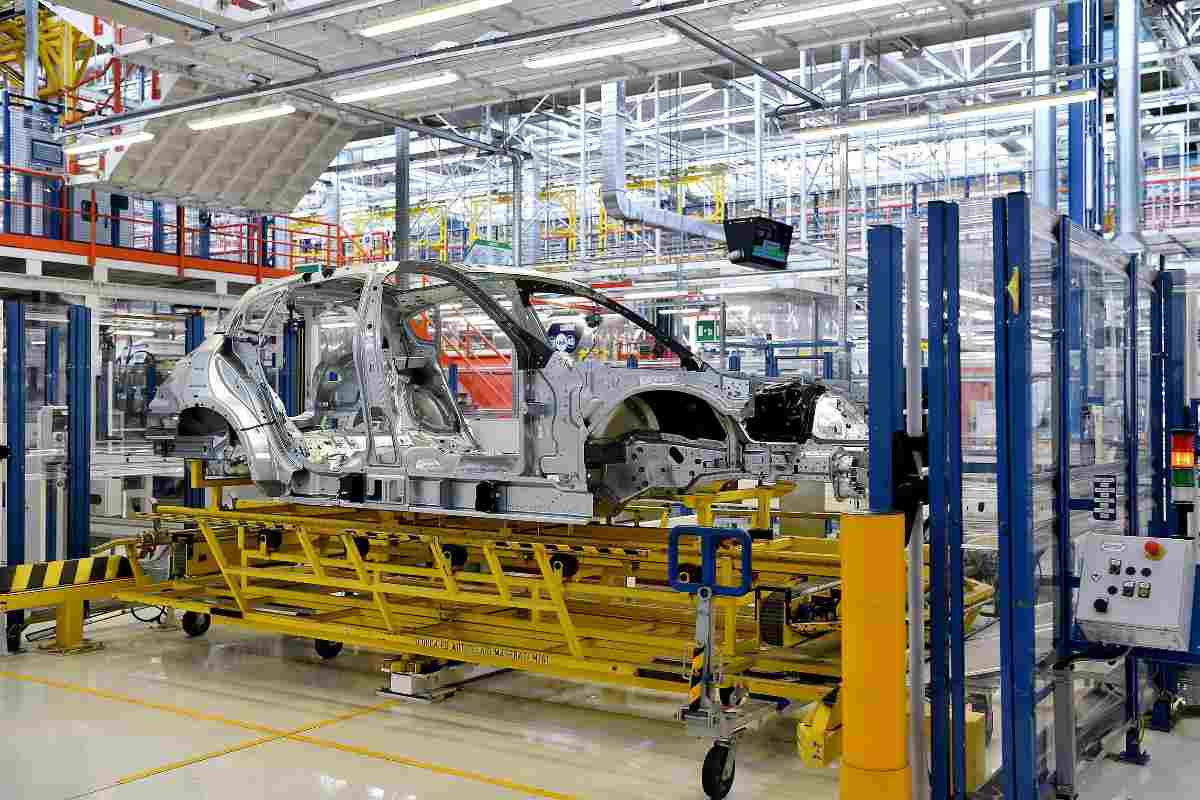 Aumento stipendi lavoratori FORD negli USA