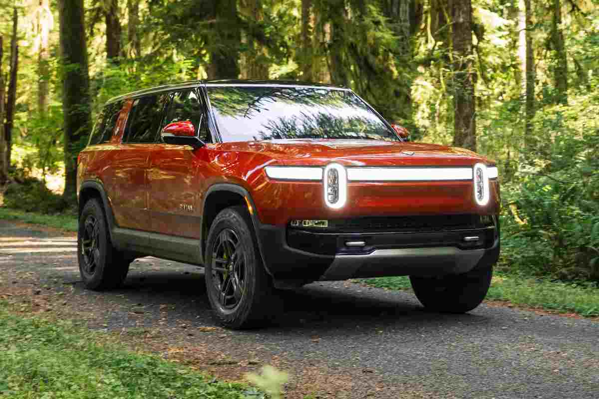 Rivian R1S, il Suv elettrico del futuro