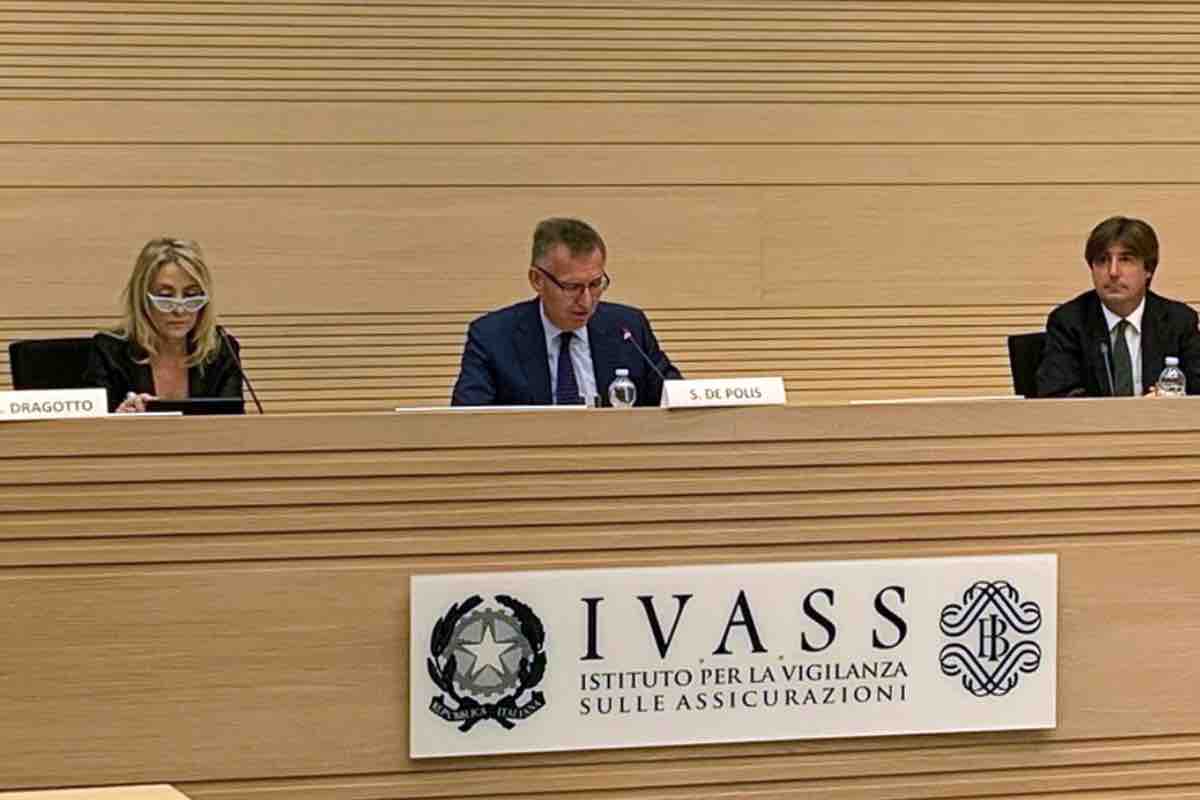 IVASS aiuta i clienti in caso di sinistri con l'assicurazione auto