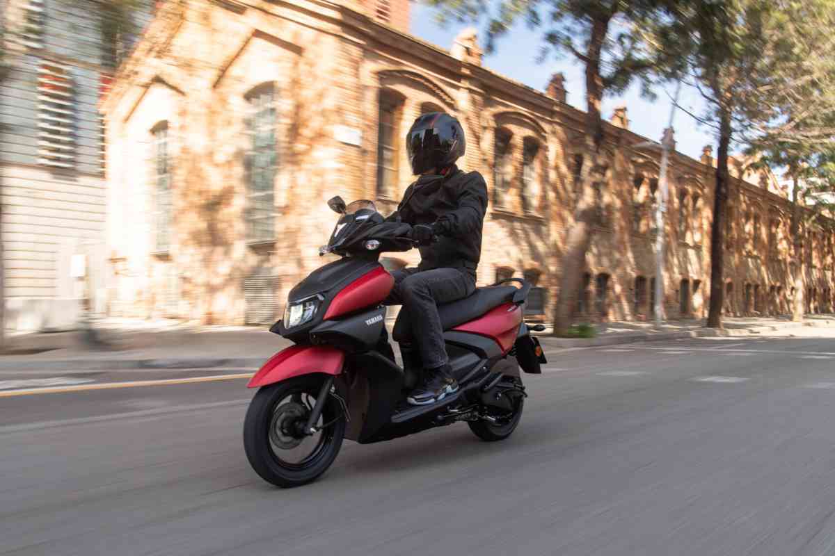 Nuovo Yamaha RayZR prezzo e caratteristiche