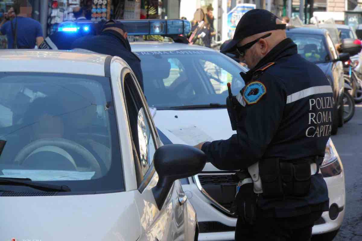 Controllo di polizia truffa auto