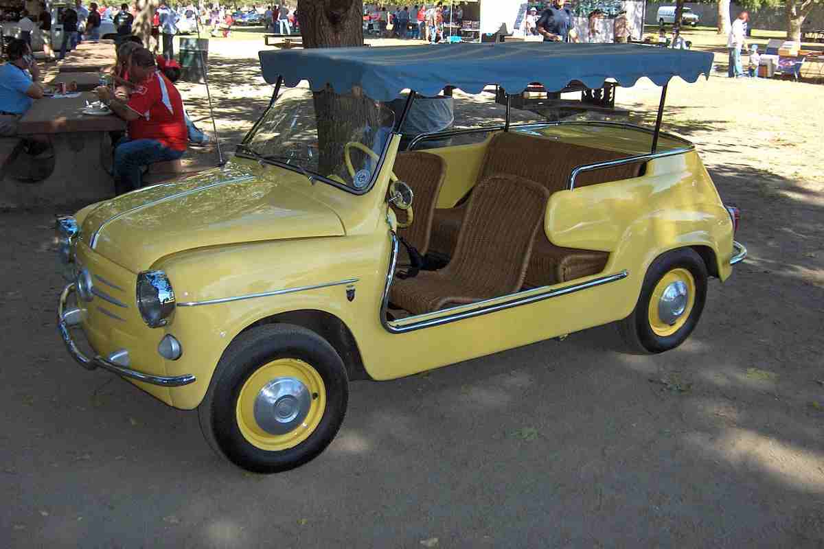 La Fiat 600 Ghia Jolly di Stefano De Martino