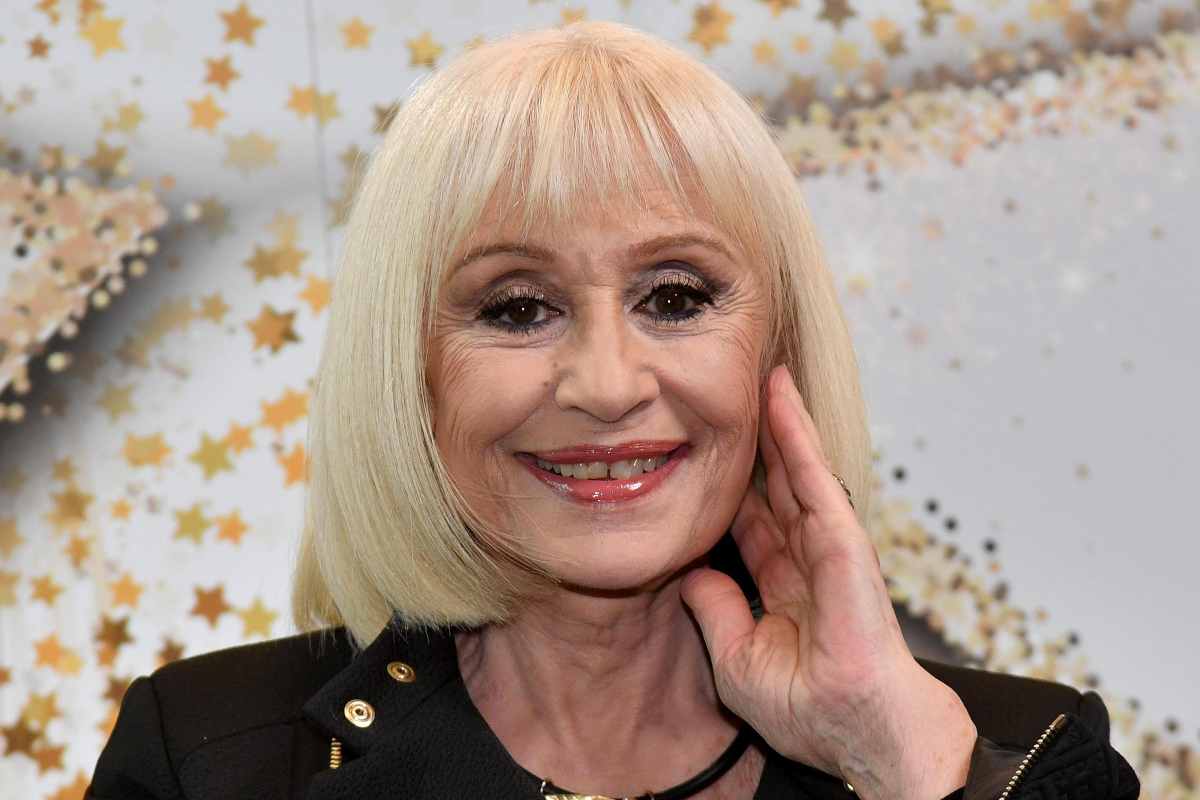 Raffaella Carrà, visto il mostro che aveva in garage? E' una roba mai vista