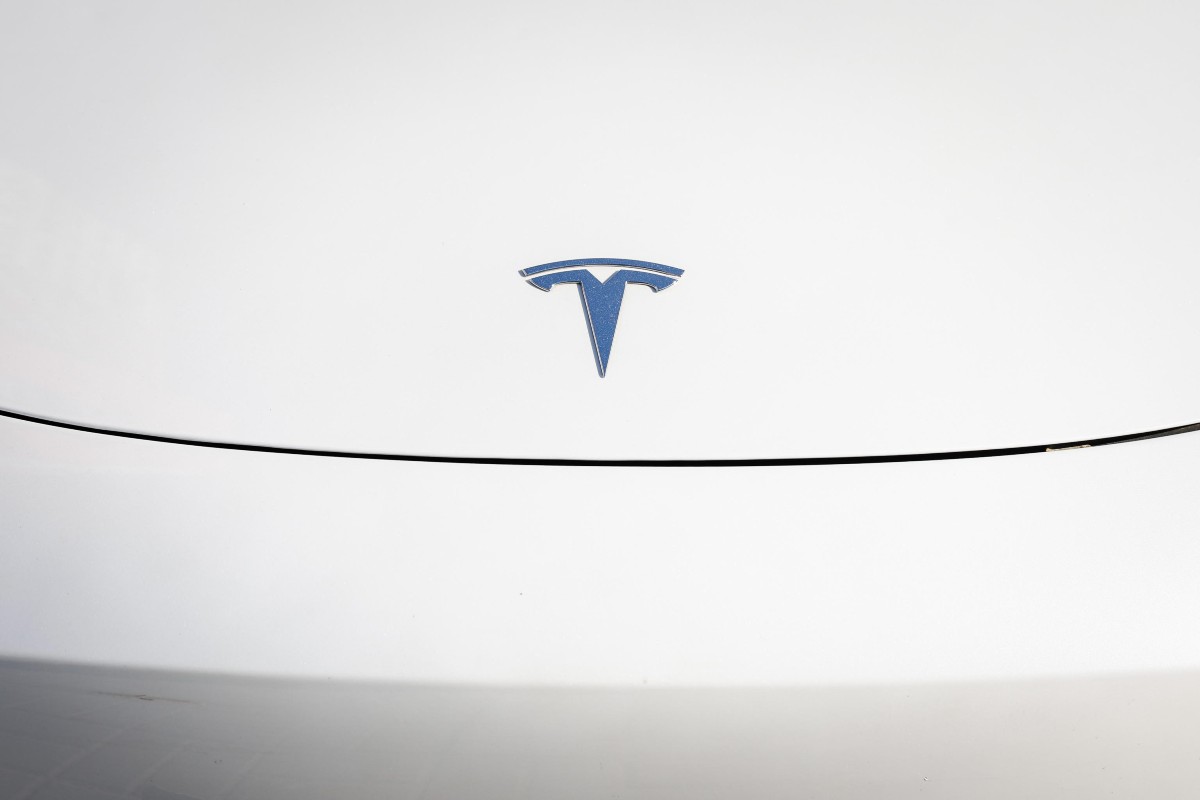 tesla forze dell'ordine auto