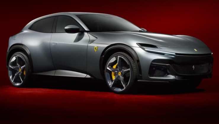 Ferrari Purosangue primo piano