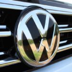 La griglia di una Volkswagen con logo