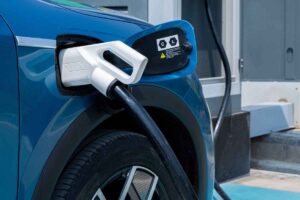 Queste auto elettriche sono destinate ad entrare nella storia: conservale, varranno una fortuna in futuro