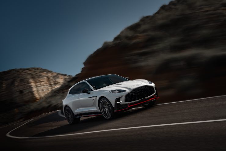 Aston Martin DBX S tutti i dettagli